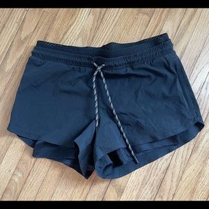 Athleta Crest 2-in-1 Shortie Size 2